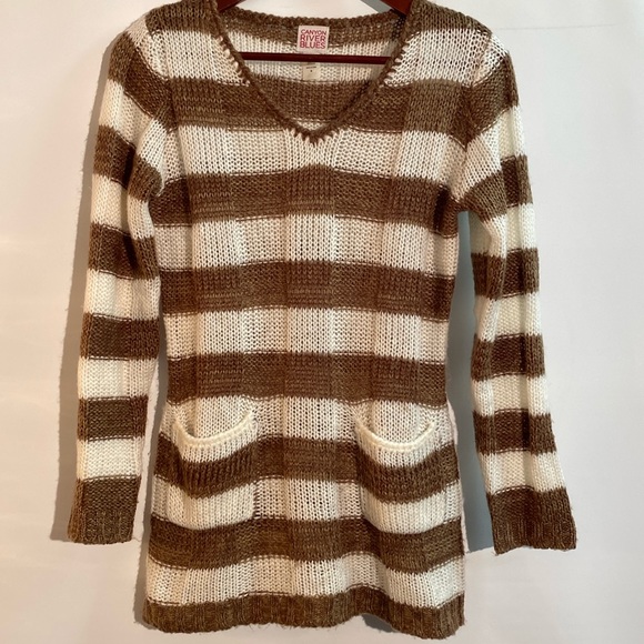 Canyon River Blues - v-neck sweater. Size M - Picture 1 of 9